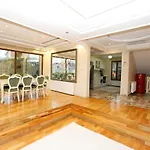 Lifoz Lodge *