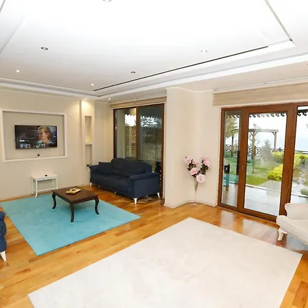 بيت خشبي Lifoz