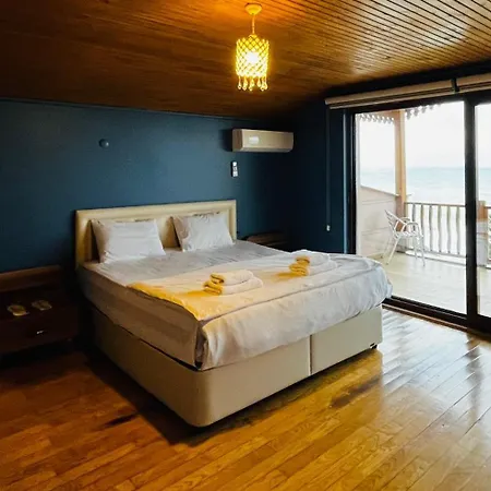 Lifoz بيت خشبي